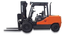 Doosan Diesel Forklift 4 Ton D40S-5  from MULTI MECH HEAVY EQUIPMENT LLC	