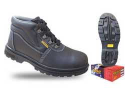  SAFETY STRIKER BRAND SAFETY SHOE from RAJAB MIDDLE EAST FZE