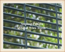 Anti-climb & 358 mesh panel/Anti-climb weld mesh/Prison Mesh fencing  from ANPING TENGLU METAL WIRE MESH CO.LTD. 