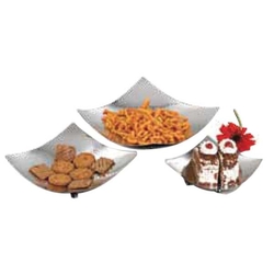 SQUARE PLATTER WITH LEGS from METRO HOTEL SUPPLIES LLC