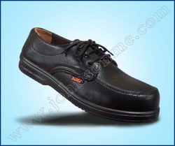 EXECUTIVE LACE-UP SAFETY SHOE from JOHNSON TRADING