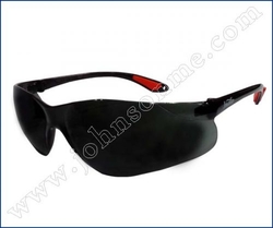 SAFETY SPECTACLES SELLERS IN UAE from JOHNSON TRADING
