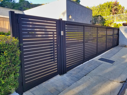 GATE AND FENCE MANUFACTURER DUBAI 