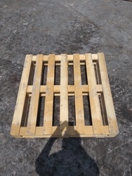 used wooden pallets from PALLETSWONDERS