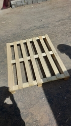 wooden pallets used from DUBAI PALLETS