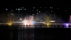 Dancing Fountain Synchronized with Music Water Fountain Choreography