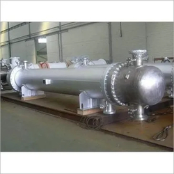 HEAT EXCHANGER SHELL & TUBE TYPE from RUDRAKSH STEEL PVT LTD