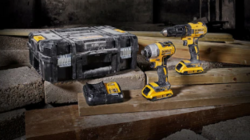 18V XR Brushless Twin Kit - 2 X 2Ah