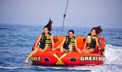 Donut Boat Ride Dubai